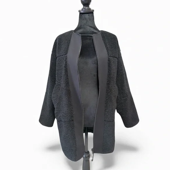 Lululemon Collarless Textured Fleece Full Zipjacket in black,Size 4 - Picture 11 of 11